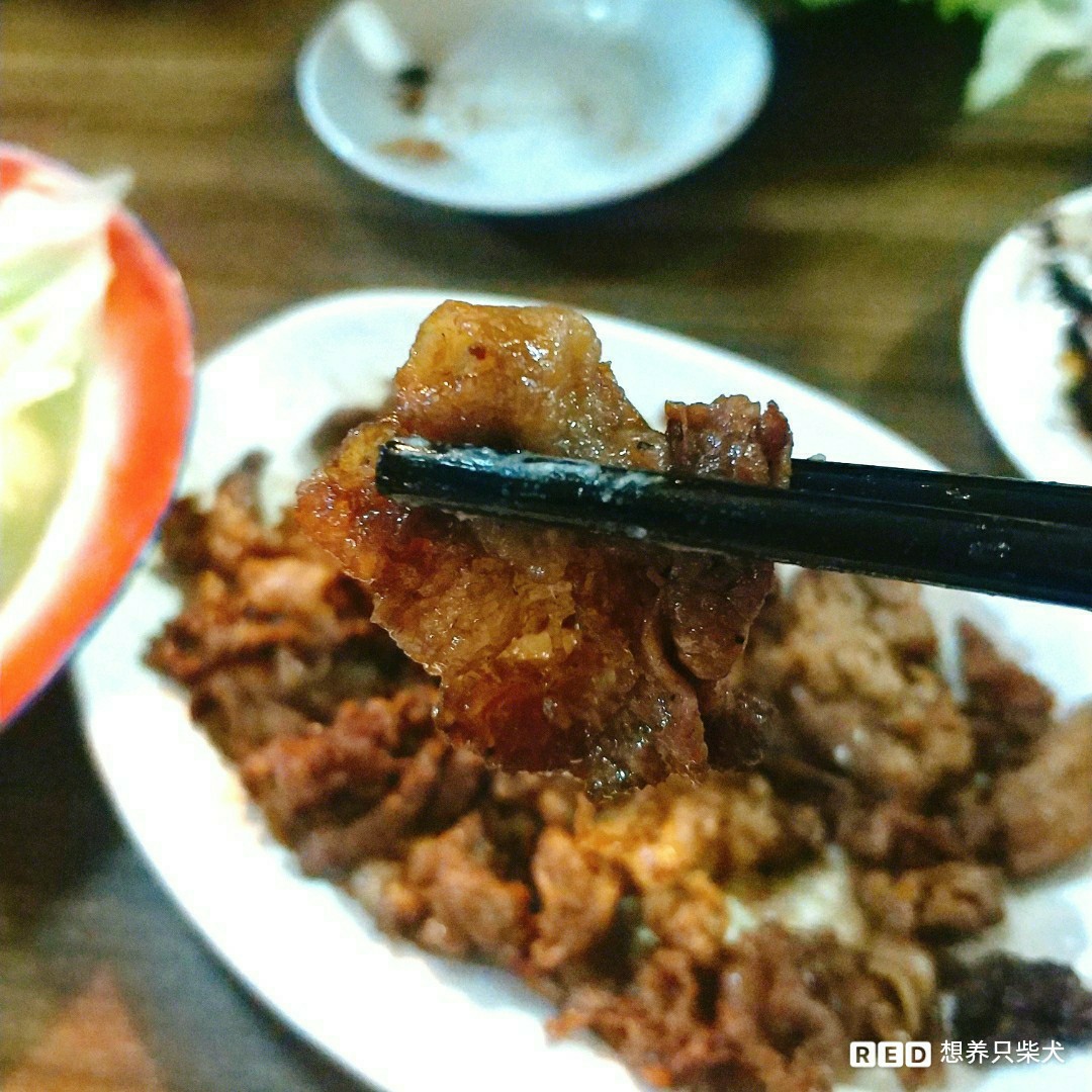 吃在北京|盗月社同款烤肉打卡 时隔两年，又去#南锣鼓巷 溜达，人还是一如既往地多。 